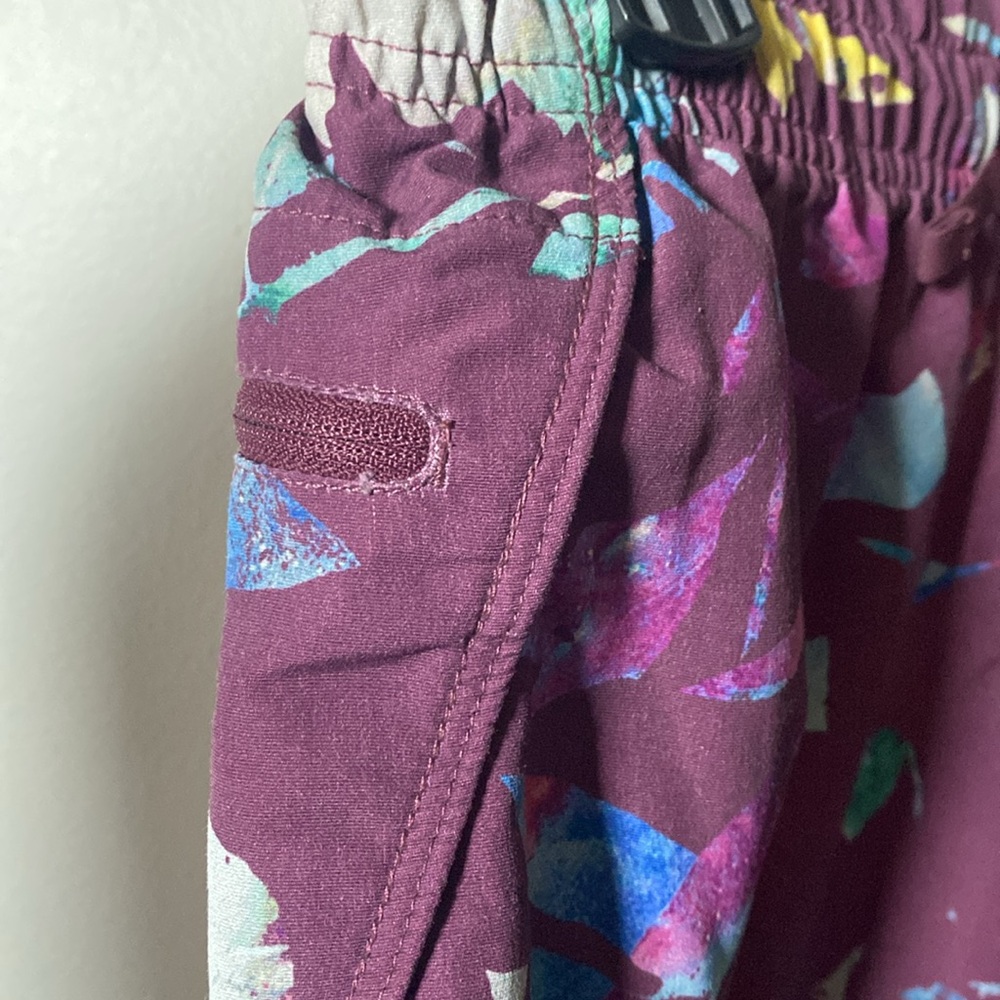 The North Face Classic V Shorts Women’s Small Purple Printed Pull On Drawstring - Picture 12 of 16